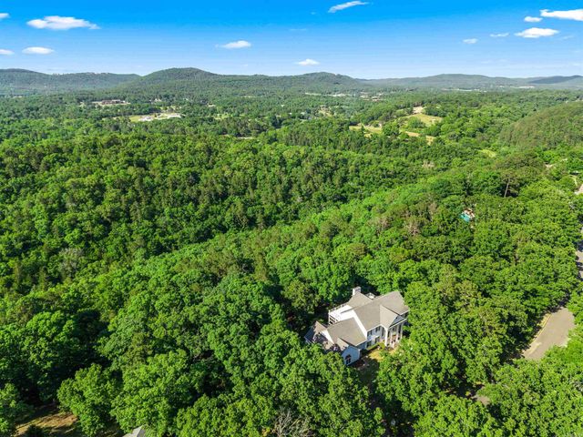 307 Whispering Hills Street, Hot Springs, AR 71901
