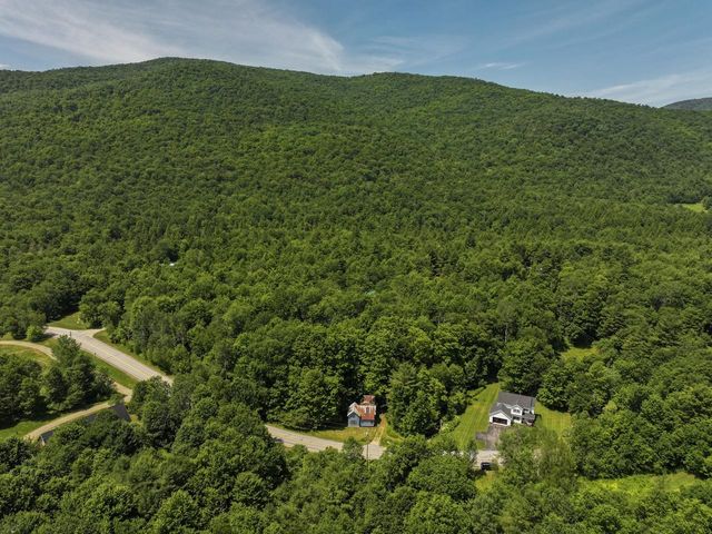 9562 Main Road, Huntington, VT 05462
