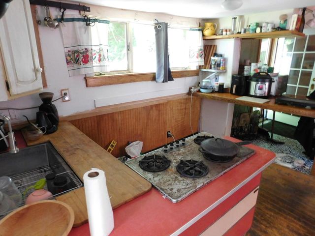 9562 Main Road, Huntington, VT 05462