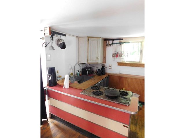 9562 Main Road, Huntington, VT 05462