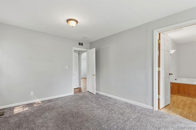 5852 Beech Daly Road, Taylor, MI 48180
