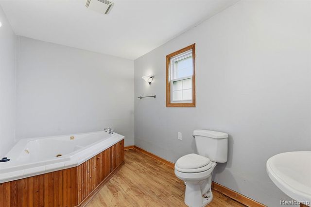 5852 Beech Daly Road, Taylor, MI 48180