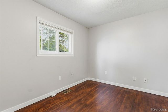 5852 Beech Daly Road, Taylor, MI 48180