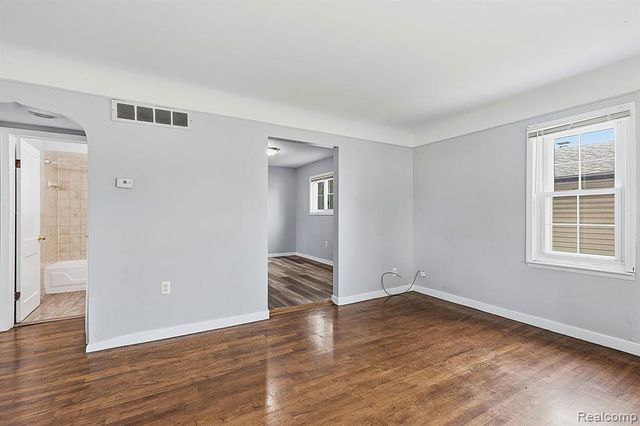 5852 Beech Daly Road, Taylor, MI 48180