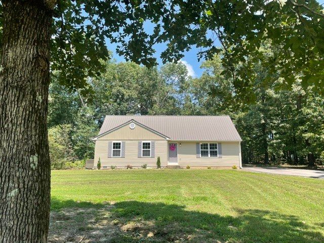 9098 Redbud Ln, Nunnelly, TN 37137