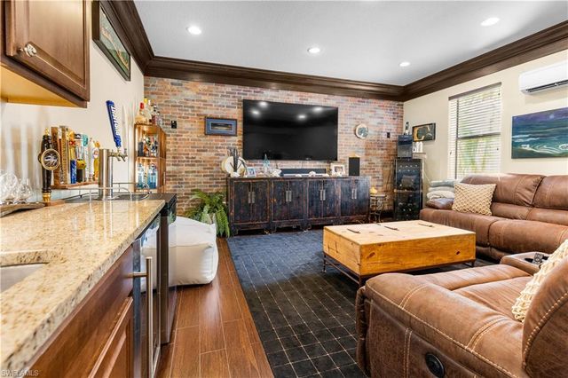1504 Bowlees CV, Bradenton, FL 34207
