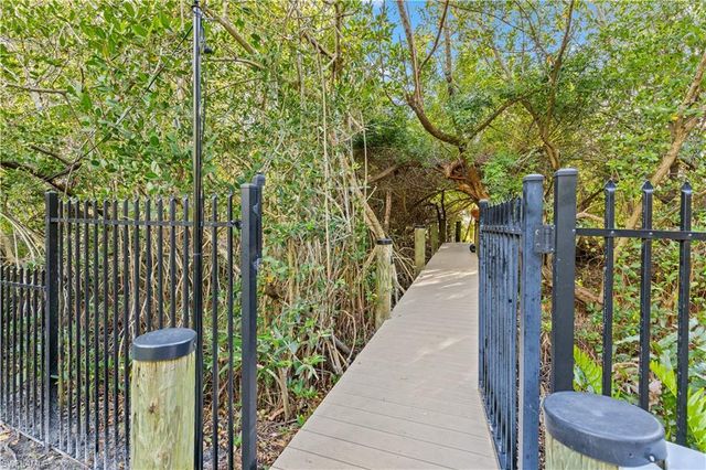 1504 Bowlees CV, Bradenton, FL 34207
