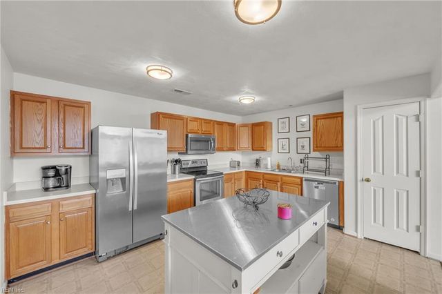 3913 Van Ness DR, Virginia Beach, VA 23462