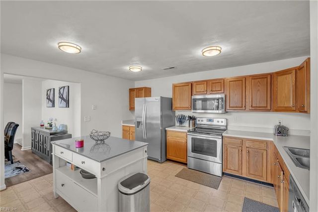 3913 Van Ness DR, Virginia Beach, VA 23462