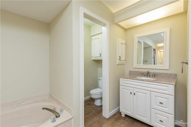 112 E Xanthisma Avenue, Mcallen, TX 78504