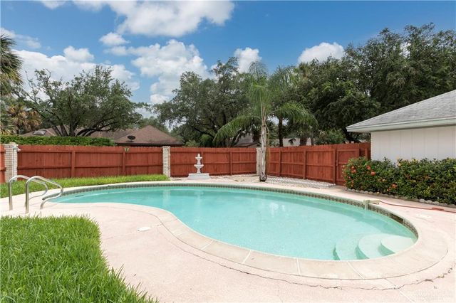 112 E Xanthisma Avenue, Mcallen, TX 78504