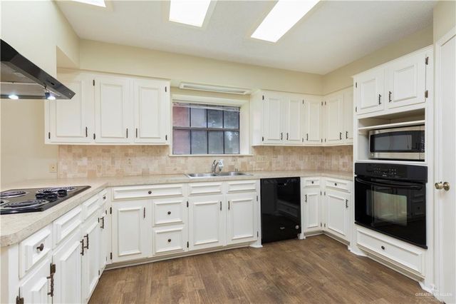 112 E Xanthisma Avenue, Mcallen, TX 78504