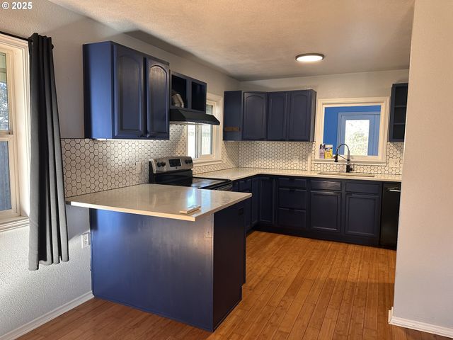 1335 7TH St, Florence, OR 97439