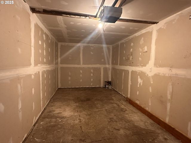 1335 7TH St, Florence, OR 97439