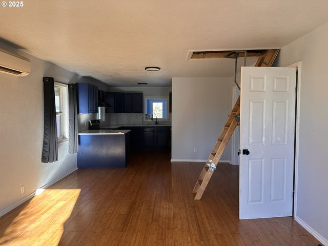 1335 7TH St, Florence, OR 97439