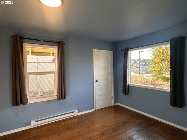 1335 7TH St, Florence, OR 97439