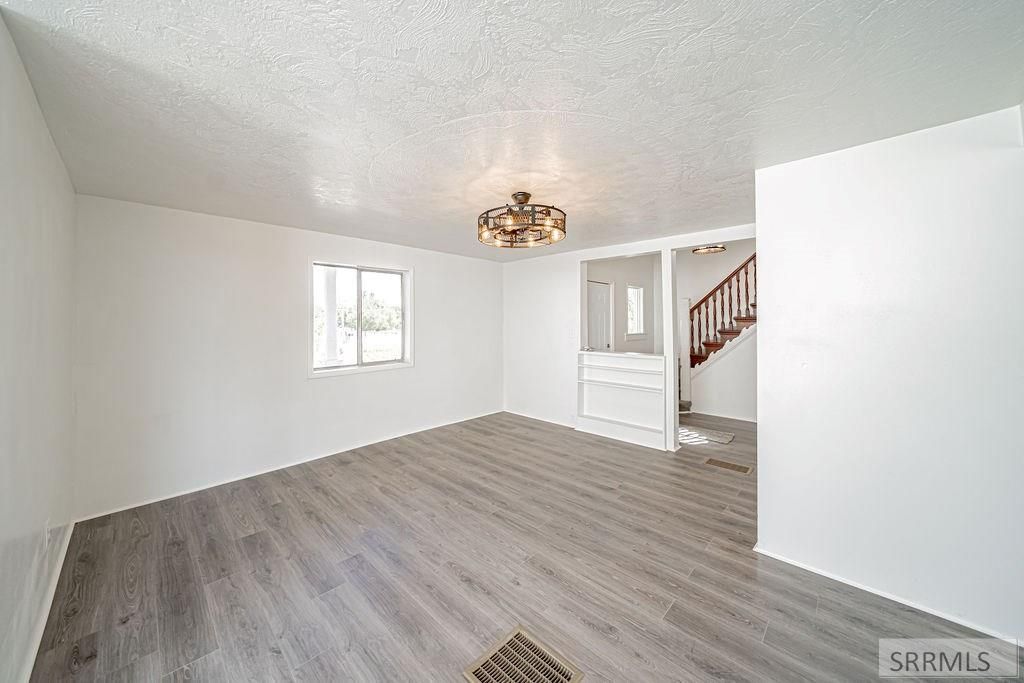 Image 12 of property listing at 1401 W Albany Street, Idaho Falls, ID 83402