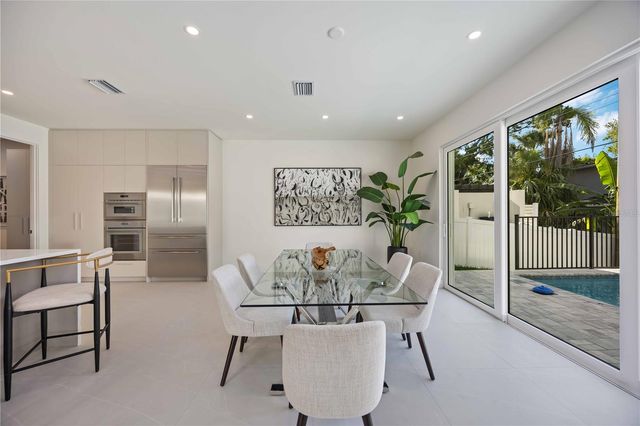 2590 FLOYD STREET, Sarasota, FL 34239