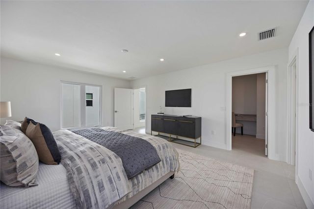 2590 FLOYD STREET, Sarasota, FL 34239