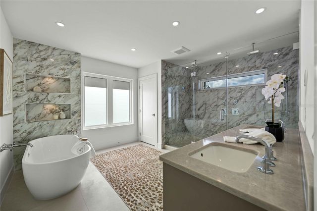 2590 FLOYD STREET, Sarasota, FL 34239