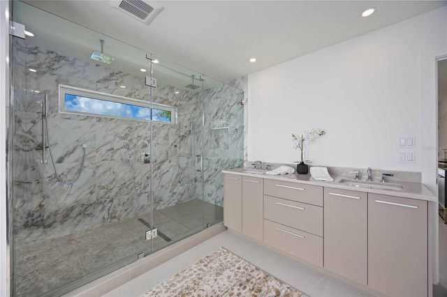 2590 FLOYD STREET, Sarasota, FL 34239