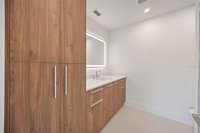 2590 FLOYD STREET, Sarasota, FL 34239