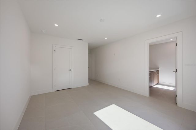 2590 FLOYD STREET, Sarasota, FL 34239