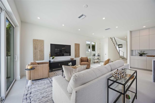 2590 FLOYD STREET, Sarasota, FL 34239