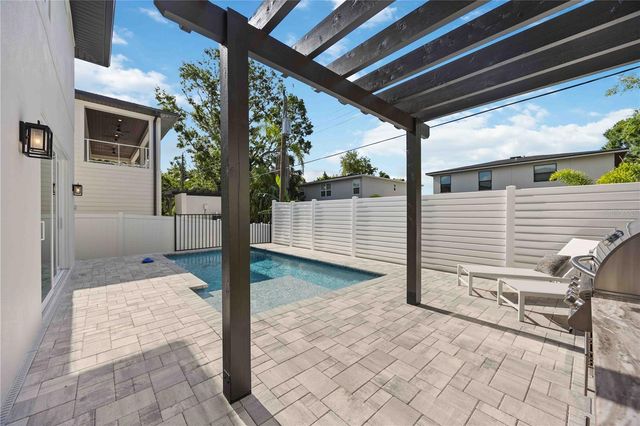 2590 FLOYD STREET, Sarasota, FL 34239