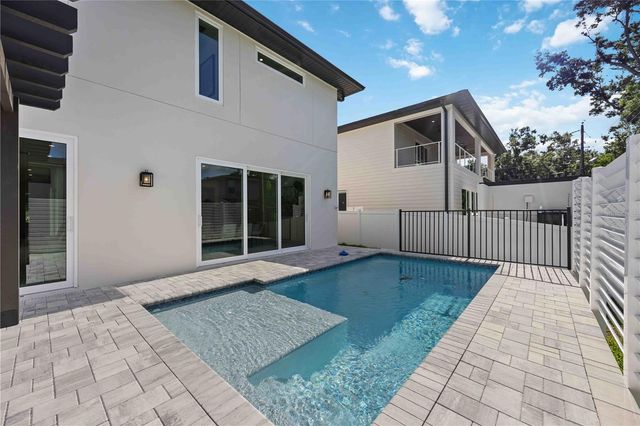 2590 FLOYD STREET, Sarasota, FL 34239