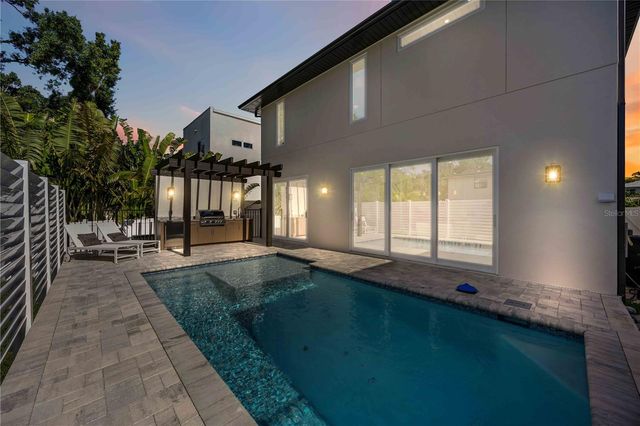 2590 FLOYD STREET, Sarasota, FL 34239