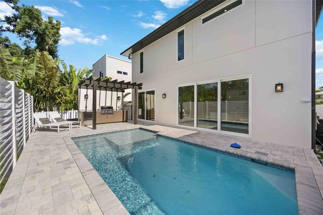 2590 FLOYD STREET, Sarasota, FL 34239