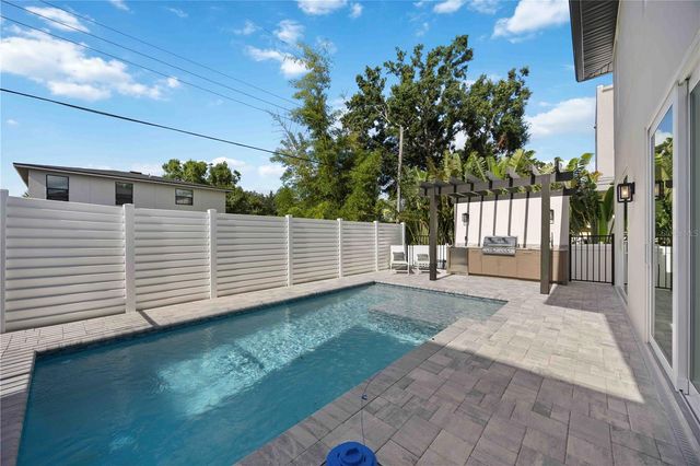 2590 FLOYD STREET, Sarasota, FL 34239