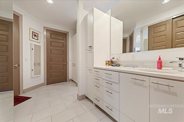 2586 S Creek Pointe Lane, Eagle, ID 83616