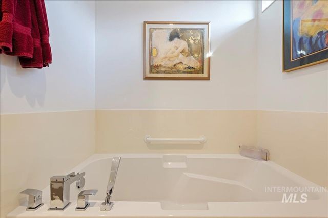 2586 S Creek Pointe Lane, Eagle, ID 83616