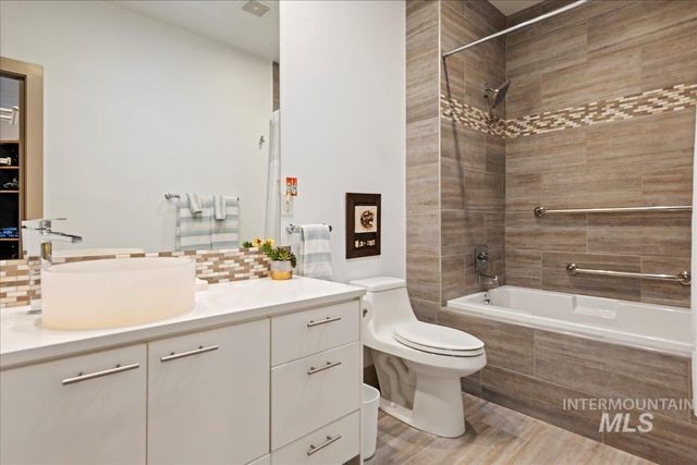 2586 S Creek Pointe Lane, Eagle, ID 83616