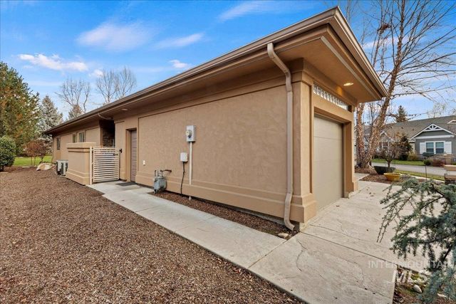 2586 S Creek Pointe Lane, Eagle, ID 83616