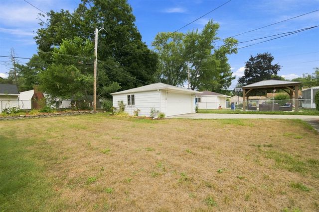 16981 Macarthur, Redford, MI 48240