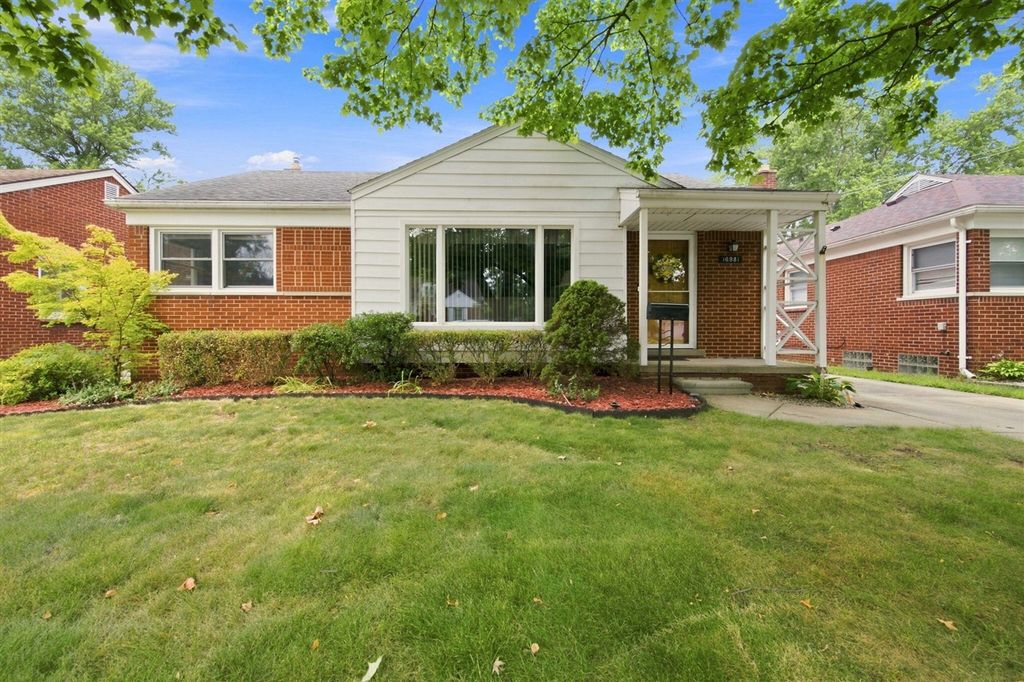 16981 Macarthur, Redford, MI 48240