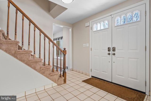 206 MEADOW DR, Mount Laurel, NJ 08054