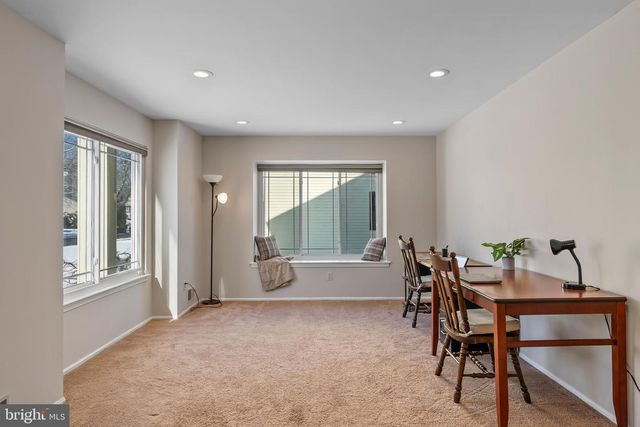 206 MEADOW DR, Mount Laurel, NJ 08054