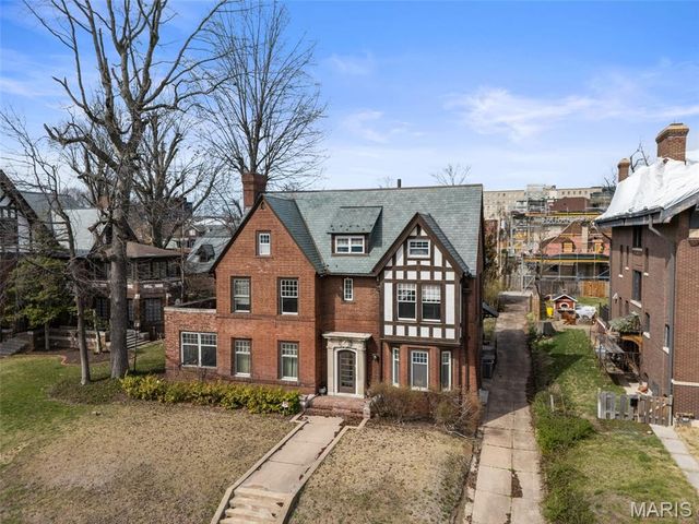 49 Kingsbury Place, St Louis, MO 63112