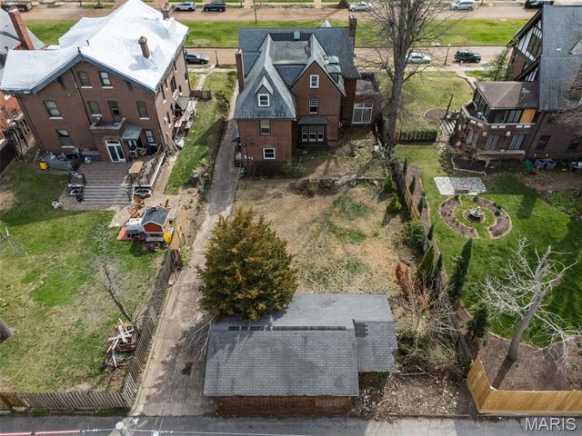 49 Kingsbury Place, St Louis, MO 63112