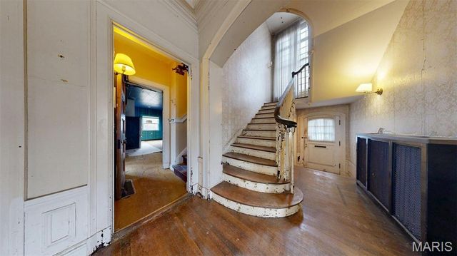 49 Kingsbury Place, St Louis, MO 63112