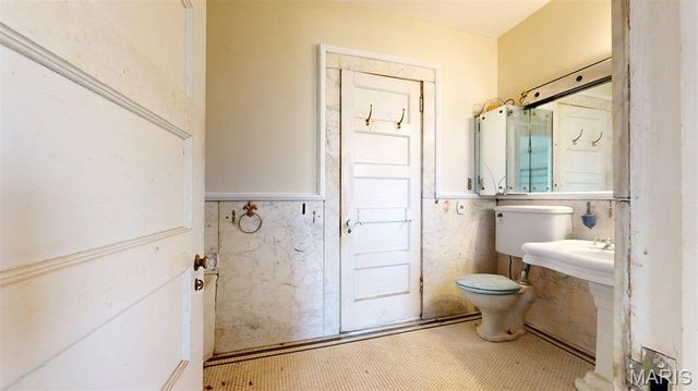 49 Kingsbury Place, St Louis, MO 63112