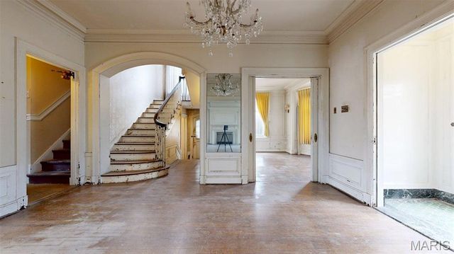 49 Kingsbury Place, St Louis, MO 63112