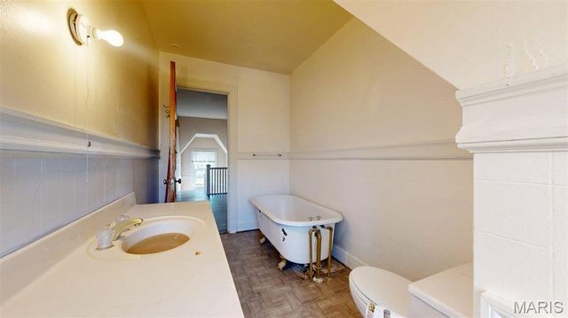 49 Kingsbury Place, St Louis, MO 63112