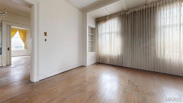 49 Kingsbury Place, St Louis, MO 63112