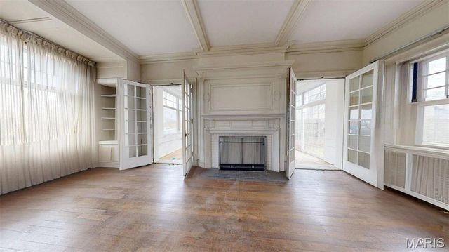 49 Kingsbury Place, St Louis, MO 63112