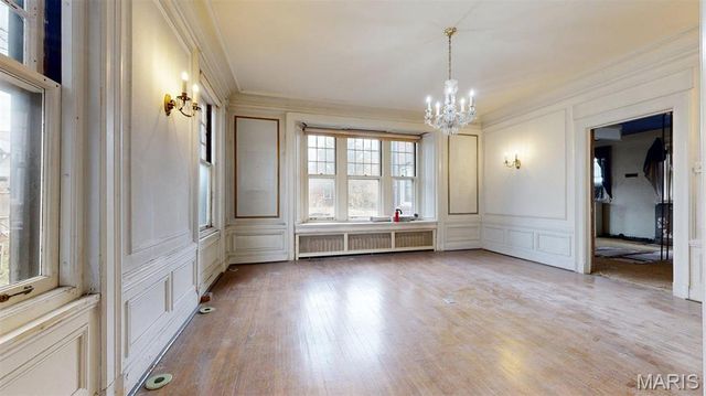 49 Kingsbury Place, St Louis, MO 63112